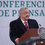 Manifestarse con violencia es machismo y un contrasentido, dice AMLO